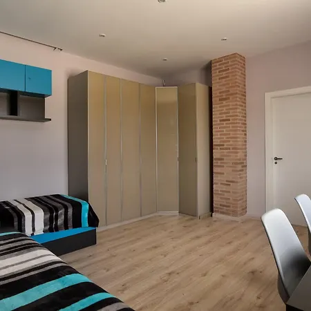 200 Deluxe - Alicante * Cabo Roig