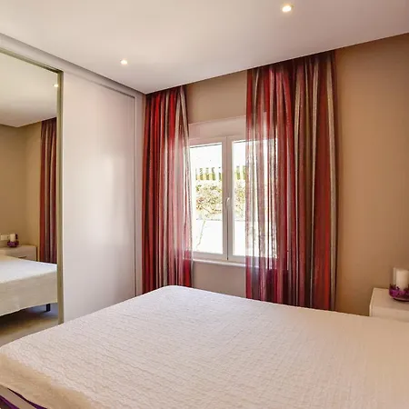 200 Deluxe - Alicante *